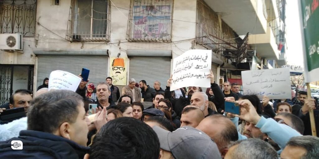 خنزير النظام.. أسباب “حكومية” واهية لإقالة الموظّفين ؟!