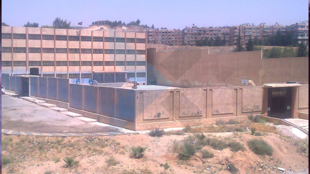 اعتداء على طالب في ثانوية “محمود شحادة” بدمشق.. وإصابة بكسر في الأنف