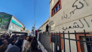 من وعود النور إلى فخّ الجباية.. حكومة الجولاني تسرق الضوء من عيون السوريين