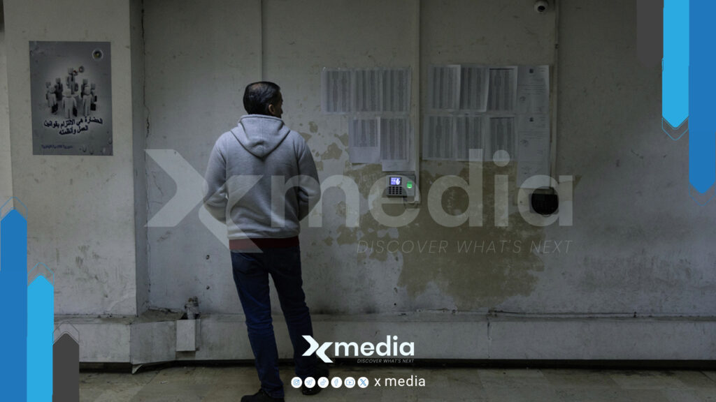 فصل موظفين واستبدالهم بآخرين برواتب بالدولار يثير الجدل في سوريا